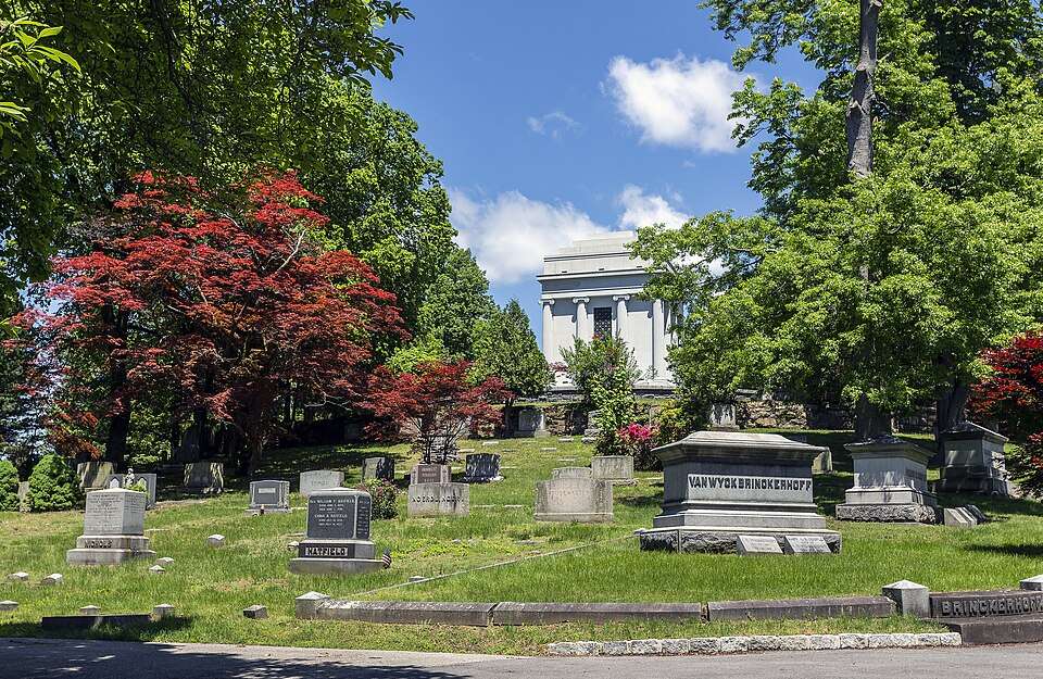 The old section of Sleepy Hollow Cemetery